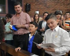 Foto de la galería: Primera Comunión en la parroquia Santos Mártires