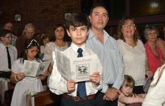 Foto de la galería: Primera Comunión en la parroquia Santos Mártires