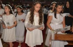 Foto de la galería: Primera Comunión en la parroquia Santos Mártires