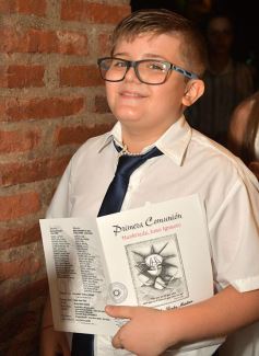 Foto de la galería: Primera Comunión en la parroquia Santos Mártires