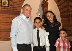 Foto de la galería: Primera Comunión en la parroquia Santos Mártires