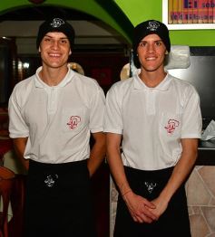 Foto de la galería: Extensa recorrida por Posadas para saludar a nuestros amigos