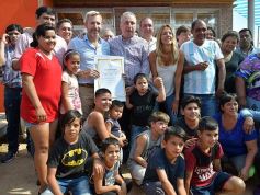 Foto de la galería: Passalacqua y Frigerio inauguraron una sede social y obras de infraestructura urbana en Posadas