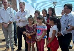 Foto de la galería: Passalacqua y Frigerio inauguraron una sede social y obras de infraestructura urbana en Posadas