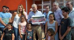 Foto de la galería: Passalacqua y Frigerio inauguraron una sede social y obras de infraestructura urbana en Posadas