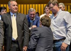 Foto de la galería: Carlos Rovira fue reelecto para conducir por un nuevo período el Poder Legislativo