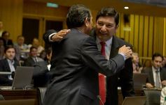 Foto de la galería: Carlos Rovira fue reelecto para conducir por un nuevo período el Poder Legislativo
