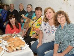 Foto de la galería: Se reunieron los ex compañeros del legendario supermercado Iñiguez