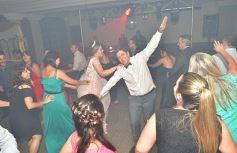 Foto de la galería: Darío Martínez y Tamara Pintos dieron el "sí" en Posadas: las mejores fotos del casamiento