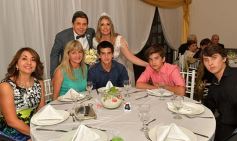 Foto de la galería: Darío Martínez y Tamara Pintos dieron el "sí" en Posadas: las mejores fotos del casamiento