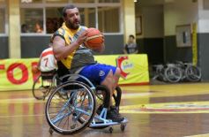 Foto de la galería: Exitoso torneo de básquetbol adaptado en Posadas