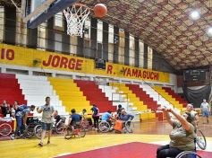 Foto de la galería: Exitoso torneo de básquetbol adaptado en Posadas