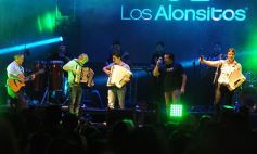 Sixto Fotografías. Sociedad. IPLYC SE - Los Alonsitos transformaron a la plaza en una fiesta chamamecera