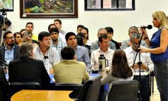 Sixto Fotografías. Sociedad. HCD Posadas - Taxistas llevaron al Concejo posadeño su pedido de aumento de tarifa