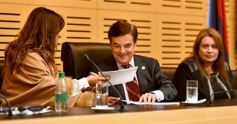 Sixto Fotografías. Sociedad. Cámara de Diputados - Robótica en las EFA: Rovira firmó un convenio con la asociación Conciencia