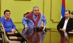 Sixto Fotografías. Sociedad. Anuncios del Gobierno Pcial. - Pusieron en marcha en “Ahora Patente” junto al Banco Macro