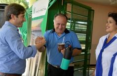 Foto de la galería: EBY entregó un nuevo edificio para Garupá