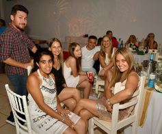 Foto de la galería: Año Nuevo: distintas familias se reunieron para recibir al 2019 en Armando Lío