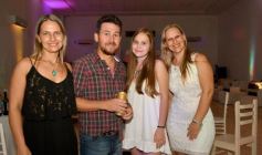 Foto de la galería: Año Nuevo: distintas familias se reunieron para recibir al 2019 en Armando Lío