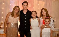 Foto de la galería: Año Nuevo: distintas familias se reunieron para recibir al 2019 en Armando Lío