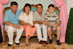 Foto de la galería: Año Nuevo: distintas familias se reunieron para recibir al 2019 en Armando Lío