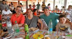 Foto de la galería: El semillero de golf de Tacurú cerró el año con un asado