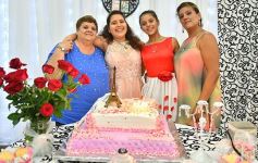 Foto de la galería: Dana festejó los 15 rodeada de la buena onda de sus seres queridos