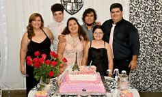 Foto de la galería: Dana festejó los 15 rodeada de la buena onda de sus seres queridos