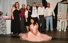 Foto de la galería: Dana festejó los 15 rodeada de la buena onda de sus seres queridos