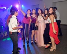 Foto de la galería: Dana festejó los 15 rodeada de la buena onda de sus seres queridos
