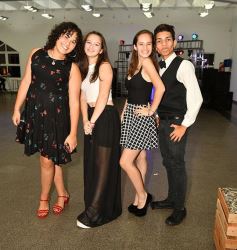 Foto de la galería: Dana festejó los 15 rodeada de la buena onda de sus seres queridos