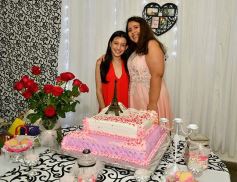 Foto de la galería: Dana festejó los 15 rodeada de la buena onda de sus seres queridos