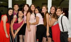 Foto de la galería: Dana festejó los 15 rodeada de la buena onda de sus seres queridos