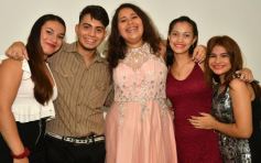 Foto de la galería: Dana festejó los 15 rodeada de la buena onda de sus seres queridos