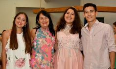 Foto de la galería: Dana festejó los 15 rodeada de la buena onda de sus seres queridos