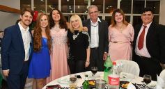 Foto de la galería: Dana festejó los 15 rodeada de la buena onda de sus seres queridos