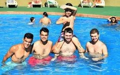 Foto de la galería: Domingo en la pileta del Club IPLyC