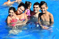 Foto de la galería: Domingo en la pileta del Club IPLyC