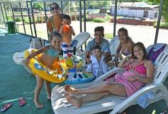 Foto de la galería: Domingo en la pileta del Club IPLyC