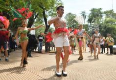 Foto de la galería: Calentando motores: lanzaron los Carnavales Misioneros en la plaza 9 de Julio