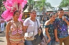 Foto de la galería: Calentando motores: lanzaron los Carnavales Misioneros en la plaza 9 de Julio