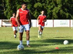 Foto de la galería: Con golazo de Bruno, Sporting derrotó a Guaraní