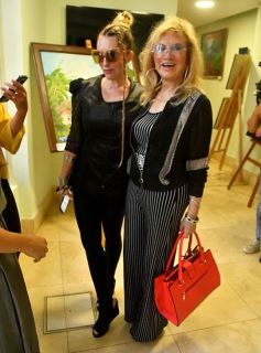 Foto de la galería: Con eje en el protagonismo de la mujer, artistas misioneras exponen obras en la Legislatura