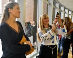 Foto de la galería: Con eje en el protagonismo de la mujer, artistas misioneras exponen obras en la Legislatura