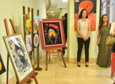 Foto de la galería: Con eje en el protagonismo de la mujer, artistas misioneras exponen obras en la Legislatura