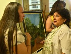 Foto de la galería: Con eje en el protagonismo de la mujer, artistas misioneras exponen obras en la Legislatura