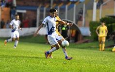 Foto de la galería: Dolorosa caída de Crucero ante Juventud Antoniana