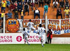 Foto de la galería: Dolorosa caída de Crucero ante Juventud Antoniana