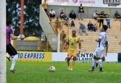 Foto de la galería: Dolorosa caída de Crucero ante Juventud Antoniana