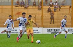 Foto de la galería: Dolorosa caída de Crucero ante Juventud Antoniana